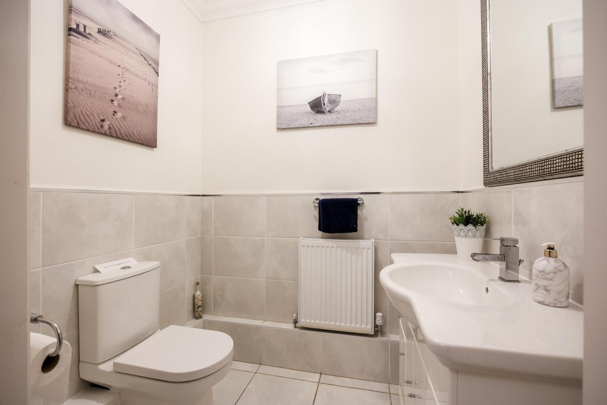 Luxury6bedhouse-hottub-gamesroom-amar Luxury * Poole