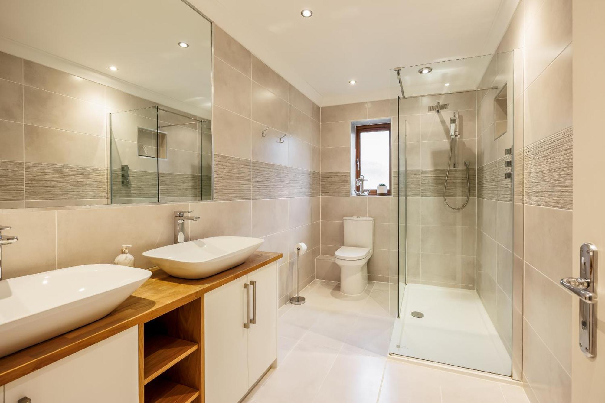 Luxury6bedhouse-hottub-gamesroom-amar Luxury Villa *