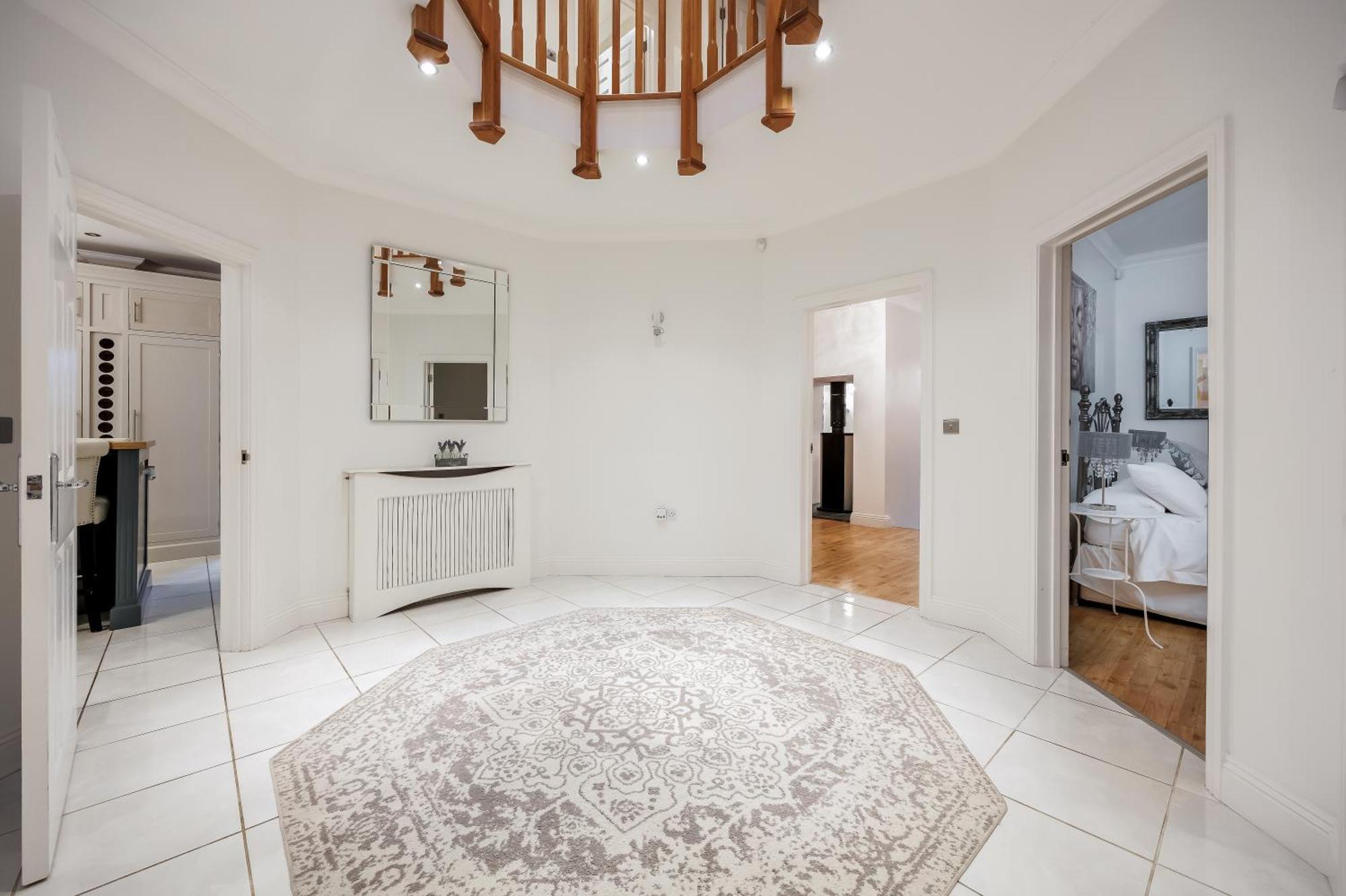Luxury6bedhouse-hottub-gamesroom-amar Luxury *