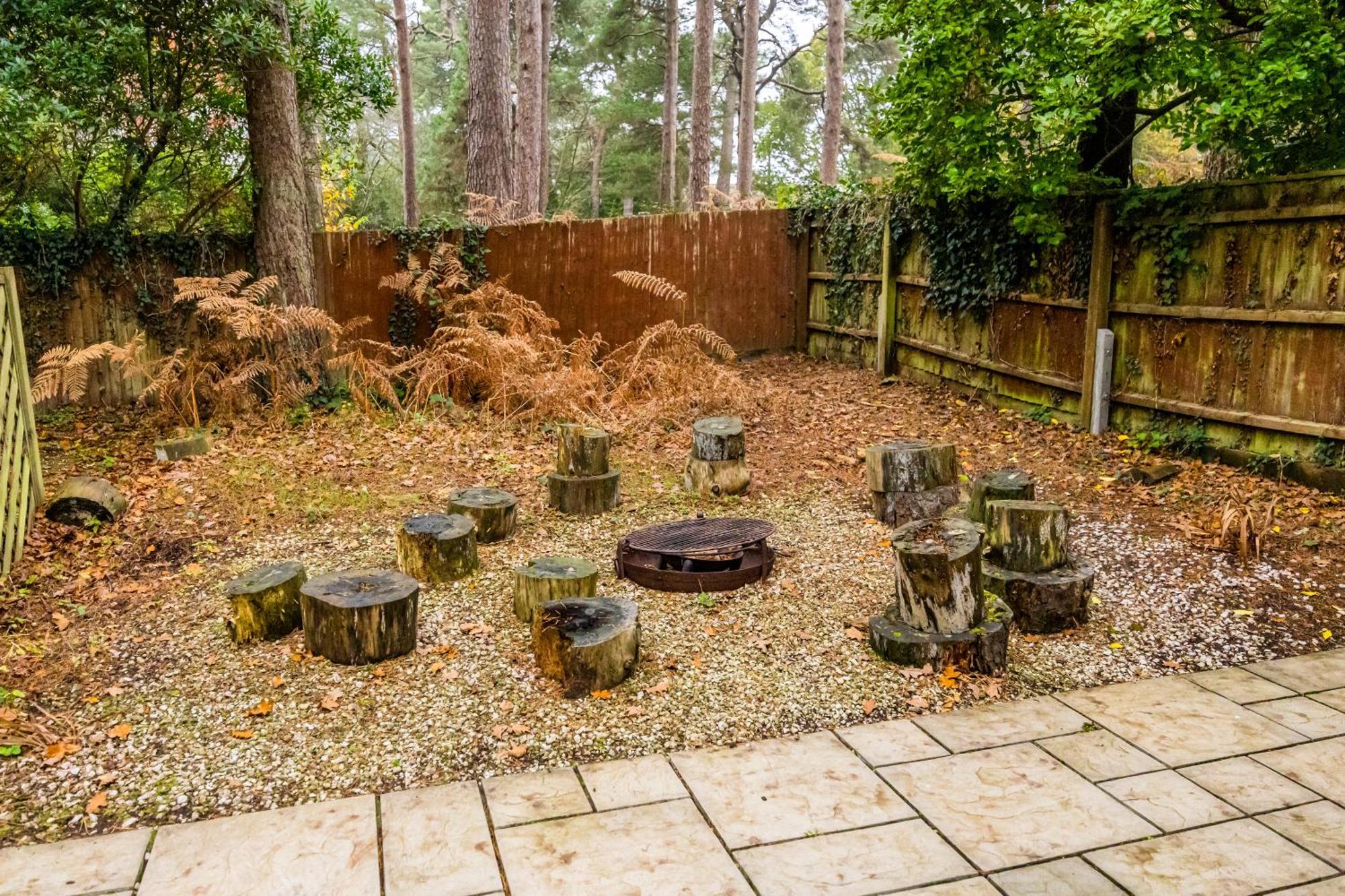 Luxury6bedhouse-hottub-gamesroom-amar Luxury * Poole