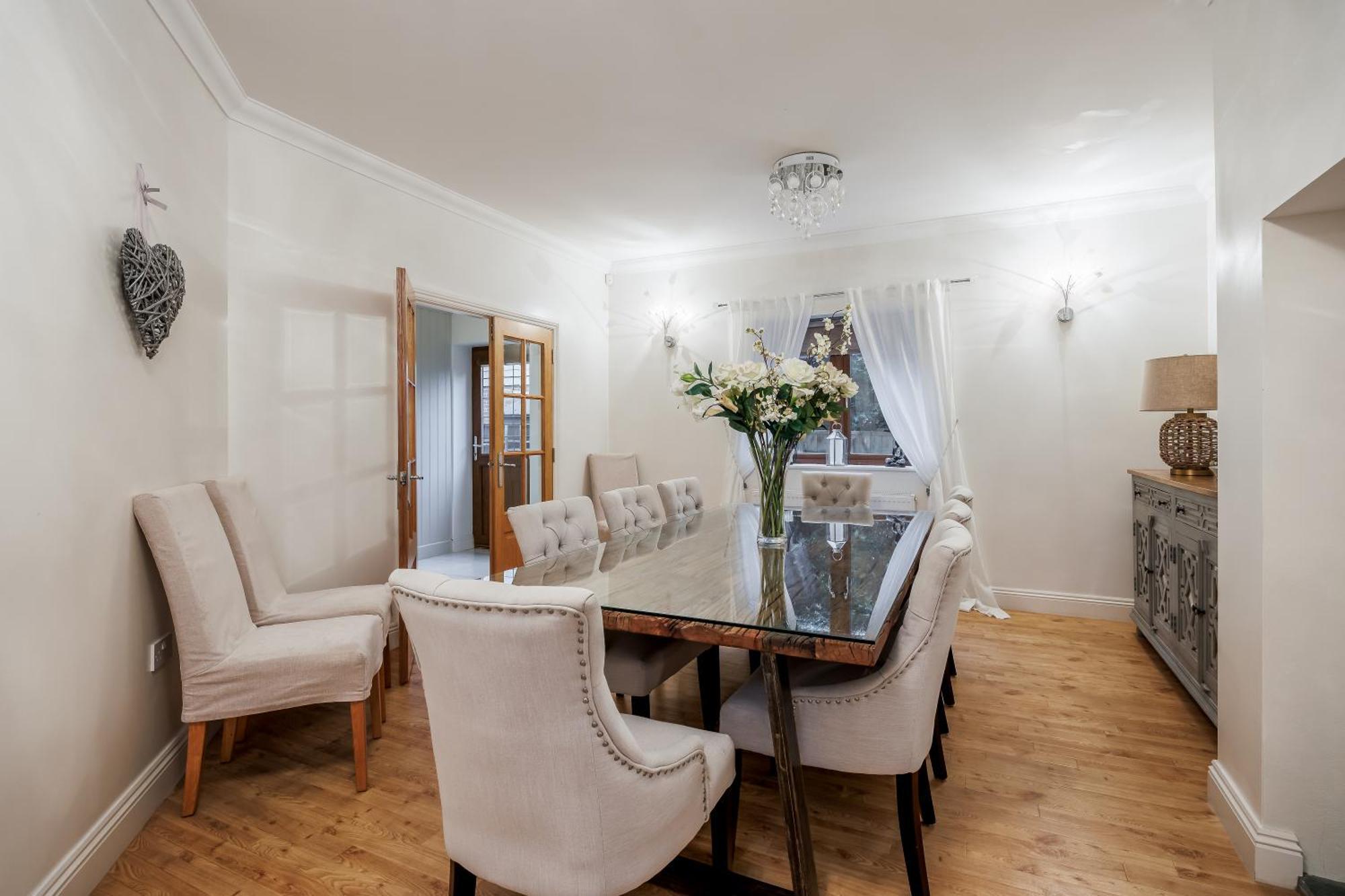 Luxury6bedhouse-hottub-gamesroom-amar Luxury Villa Poole