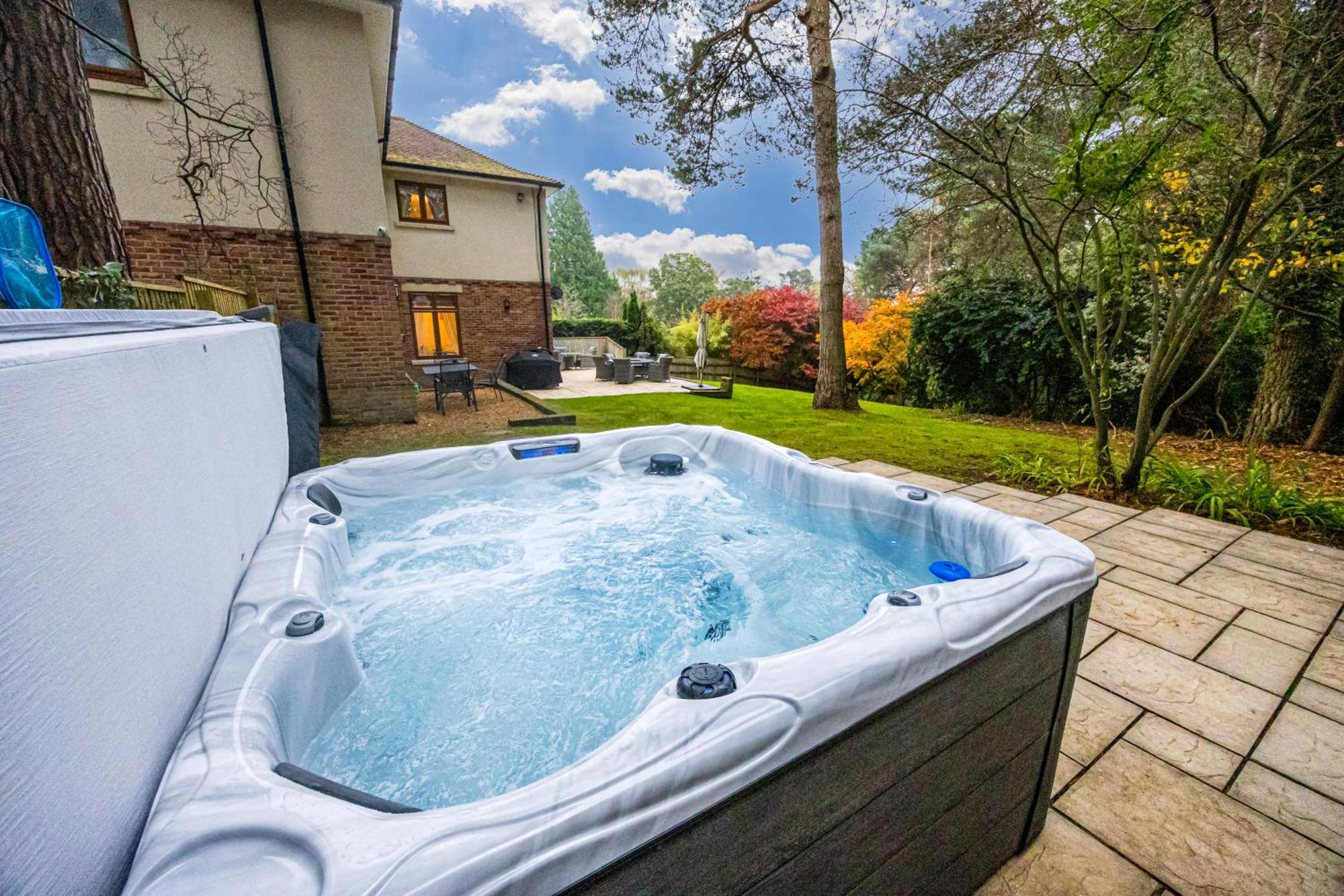 Villa Luxury6bedhouse-hottub-gamesroom-amar Luxury Poole