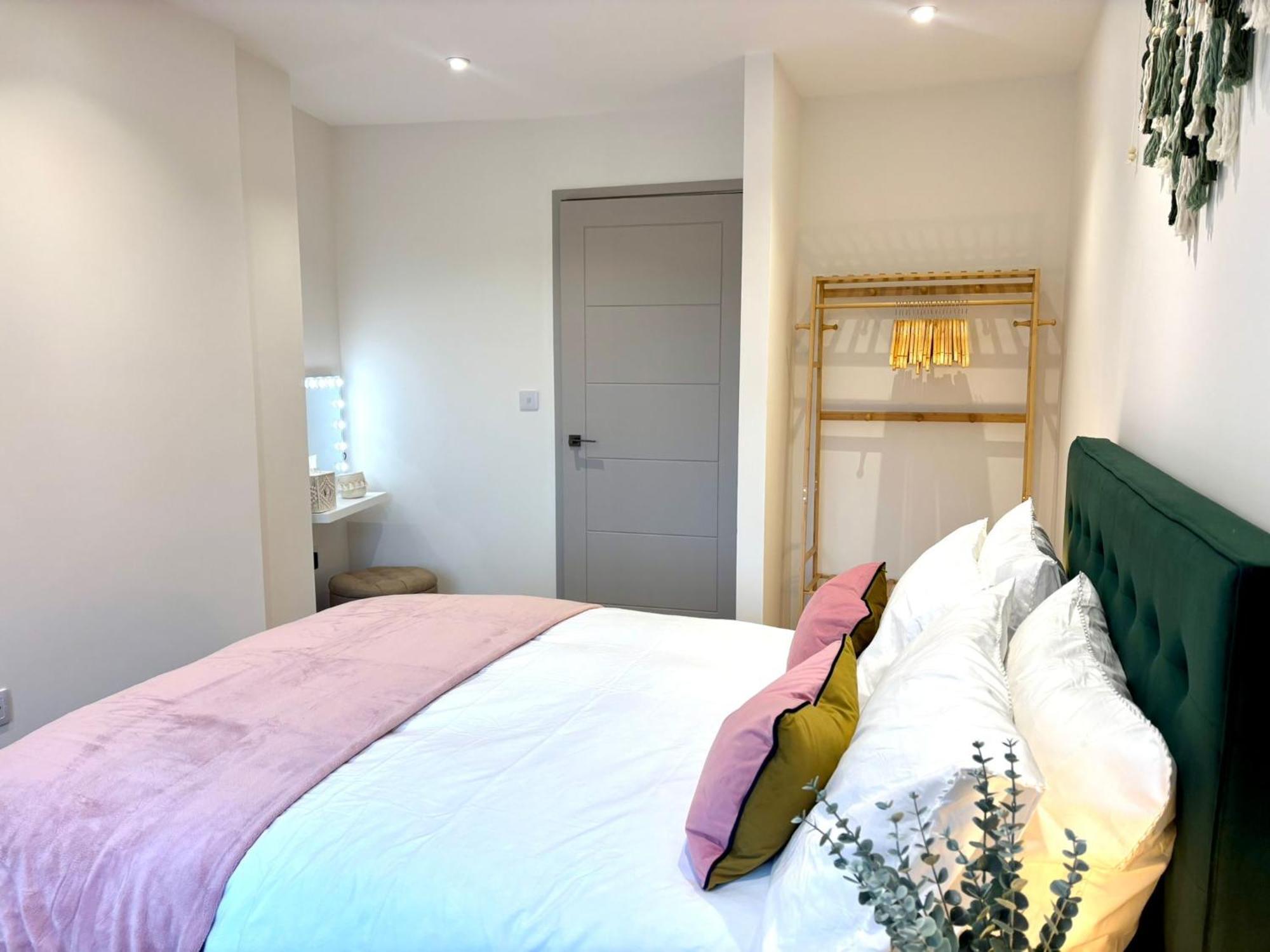 Apartment Poole Quay Seaside Escape-Free Parking 2 Mins Away *