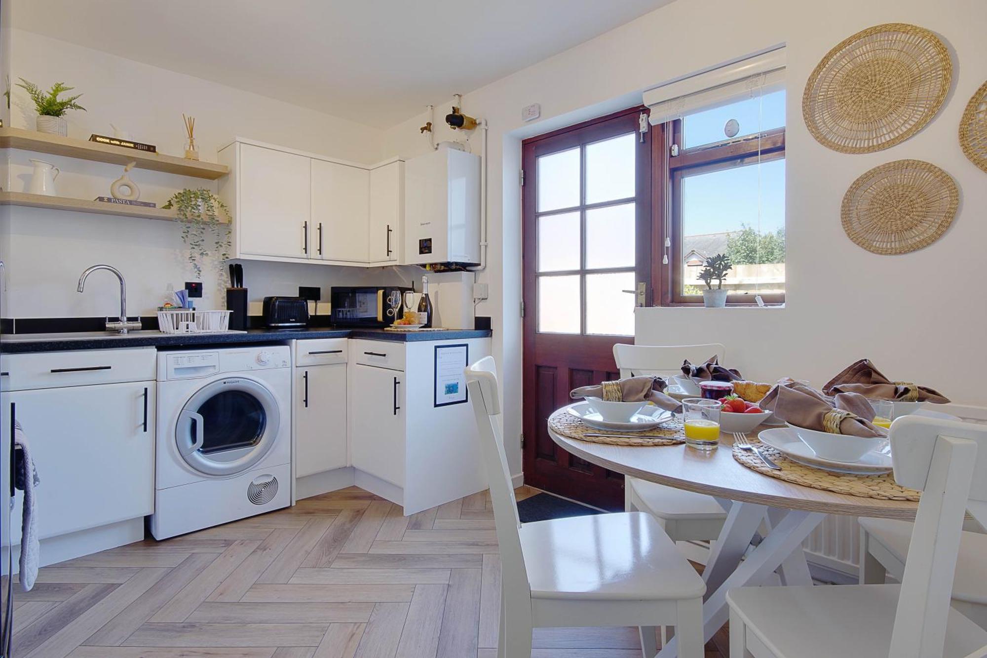 The Nook - Cosy Coastal Retreat Near Sandbanks Holiday home Poole