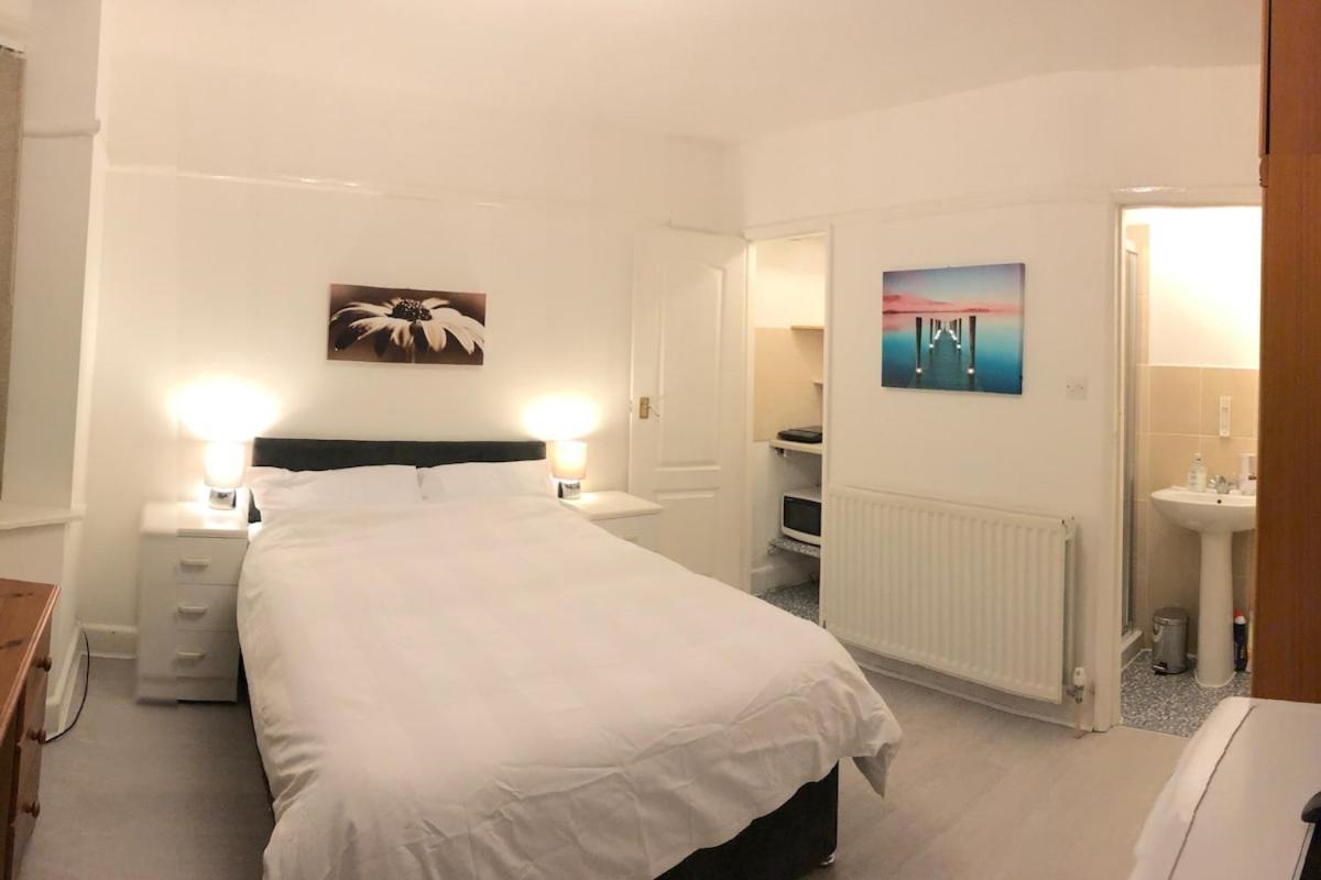 Studio-like With Own Entrance Apartment *