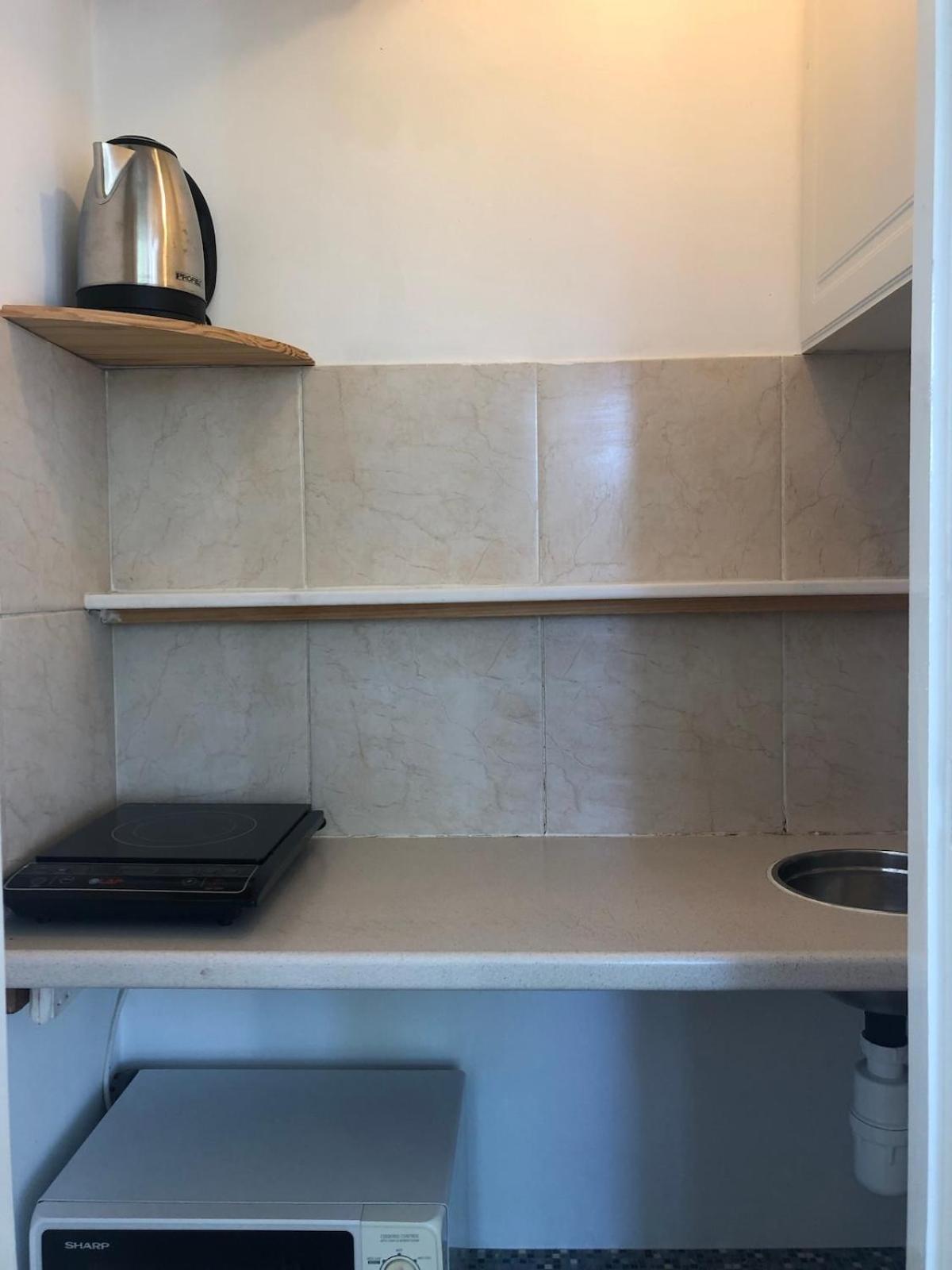 Apartment Studio-like With Own Entrance Poole