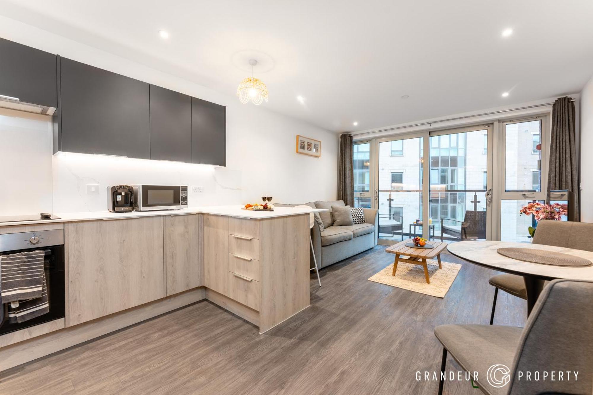 Quayside By Grandeur Apartment