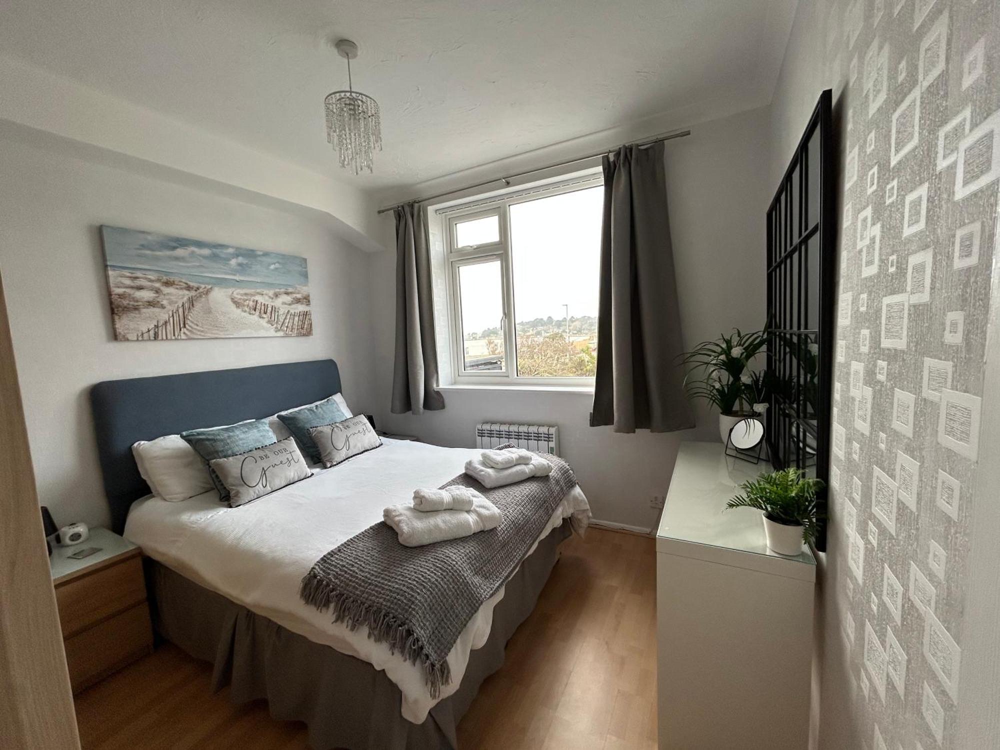 Apartment Shorebanks - Harbour View In Sandbanks. *