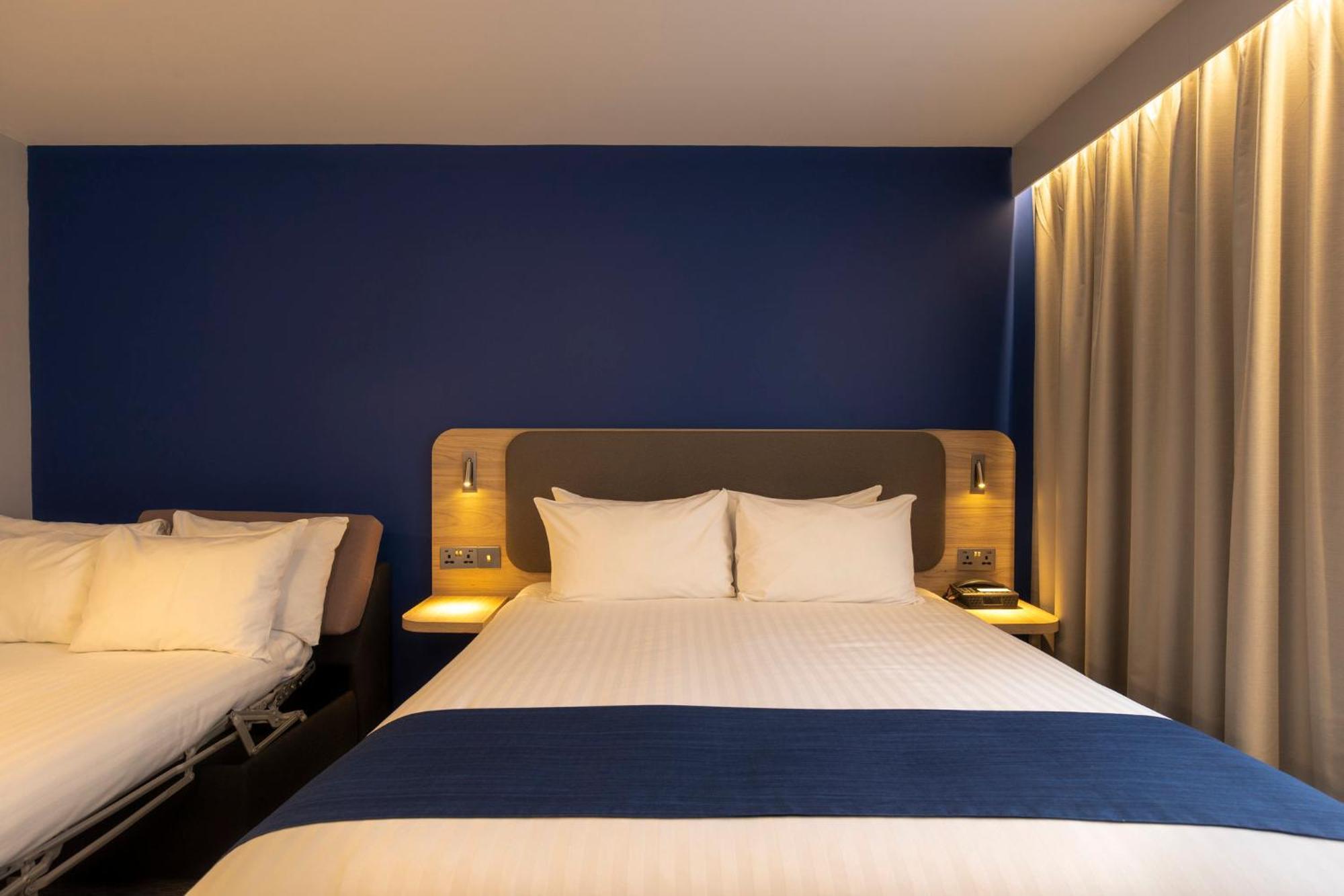 Hotel Express By Ihg Poole