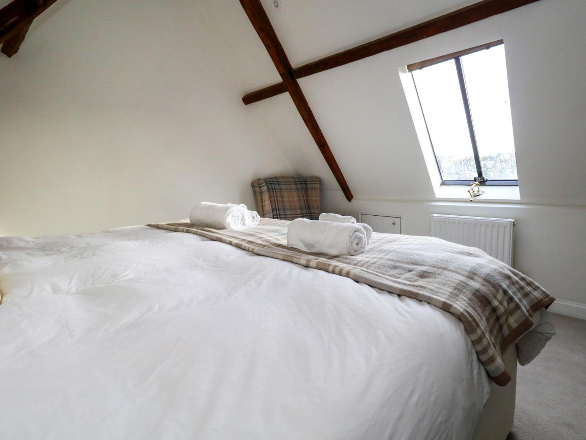 3 West Quay Mews * Poole