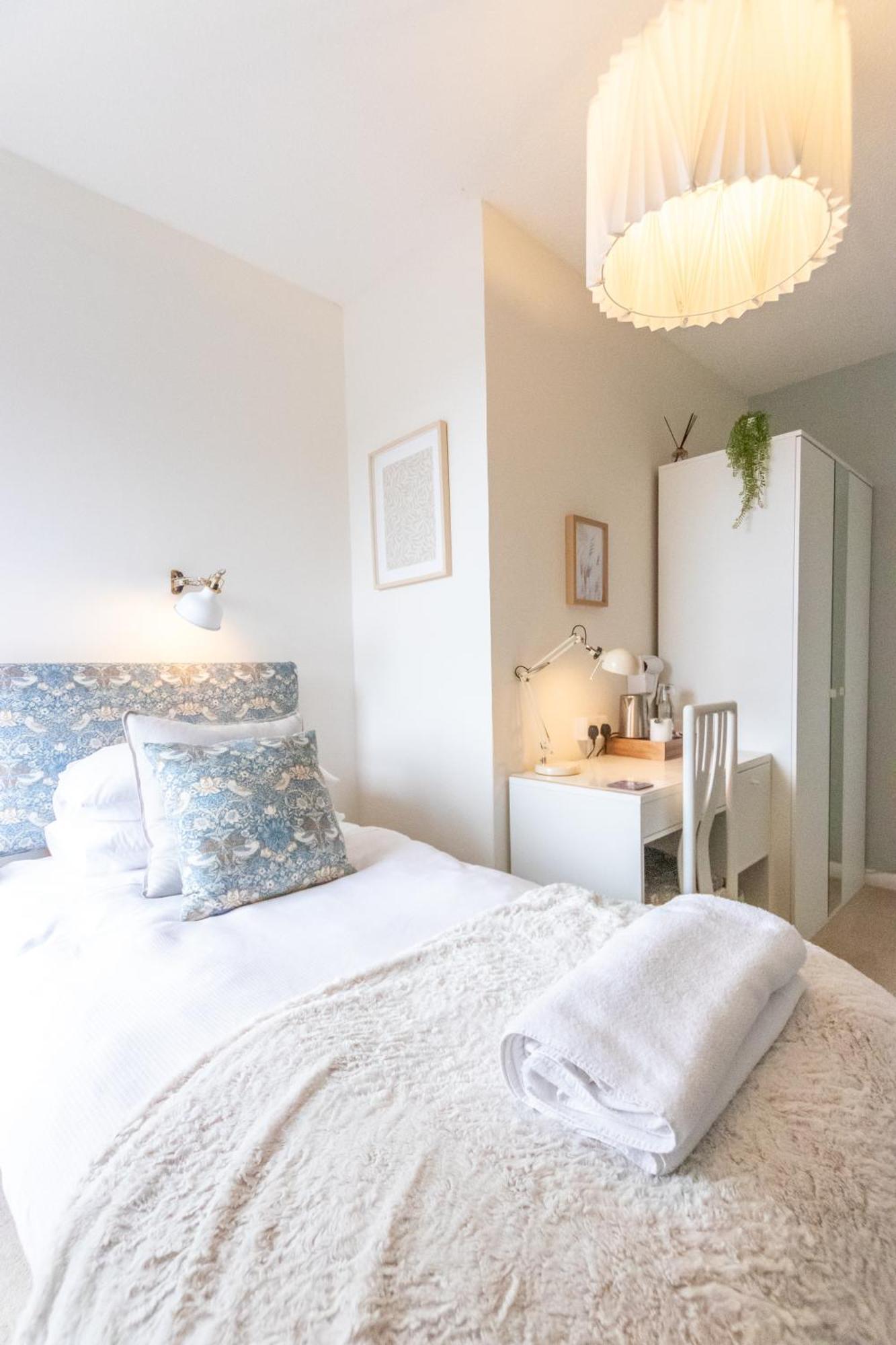 Poole Park House Guest house 2*