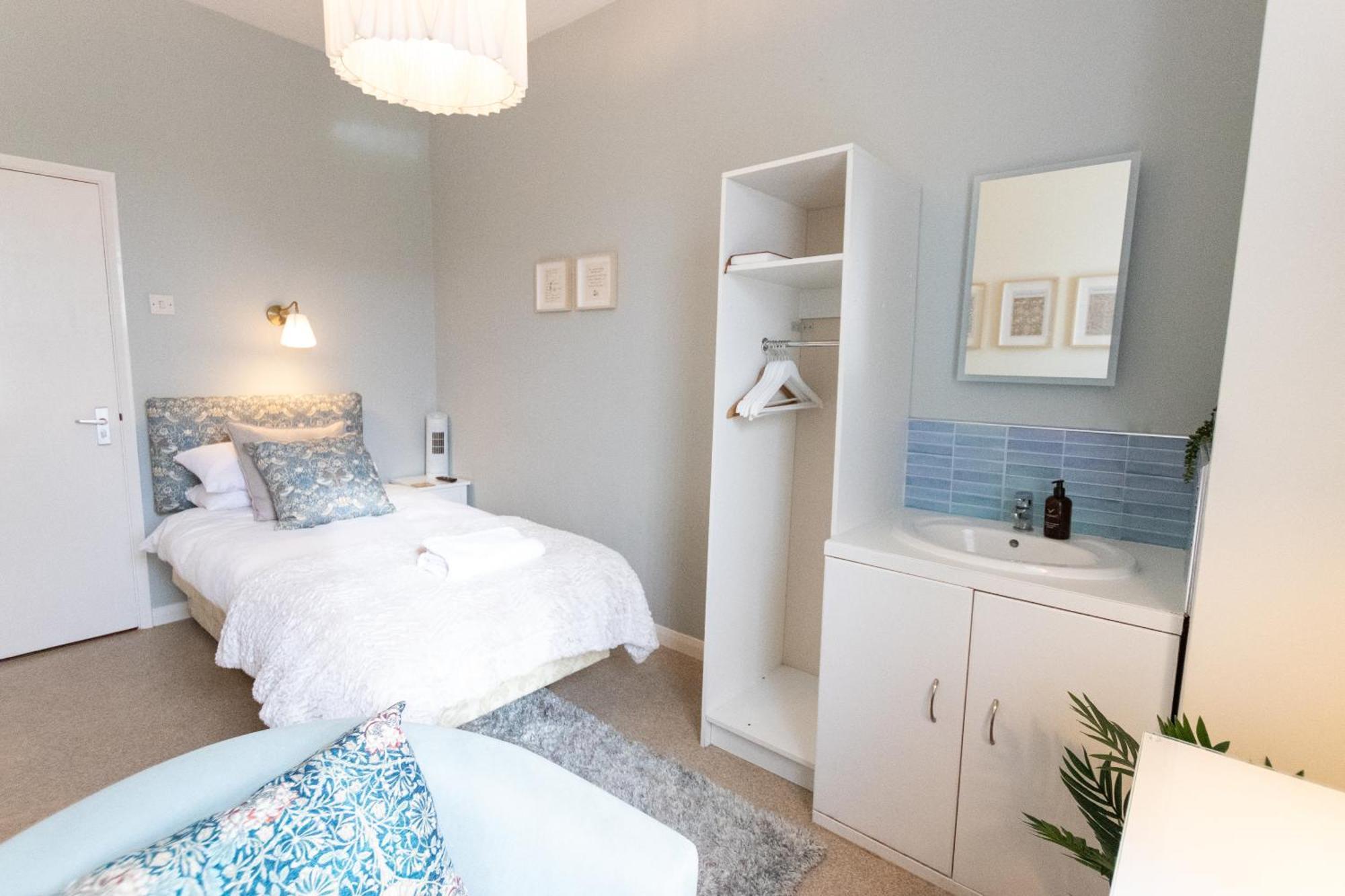 Guest house Poole Park House 2*