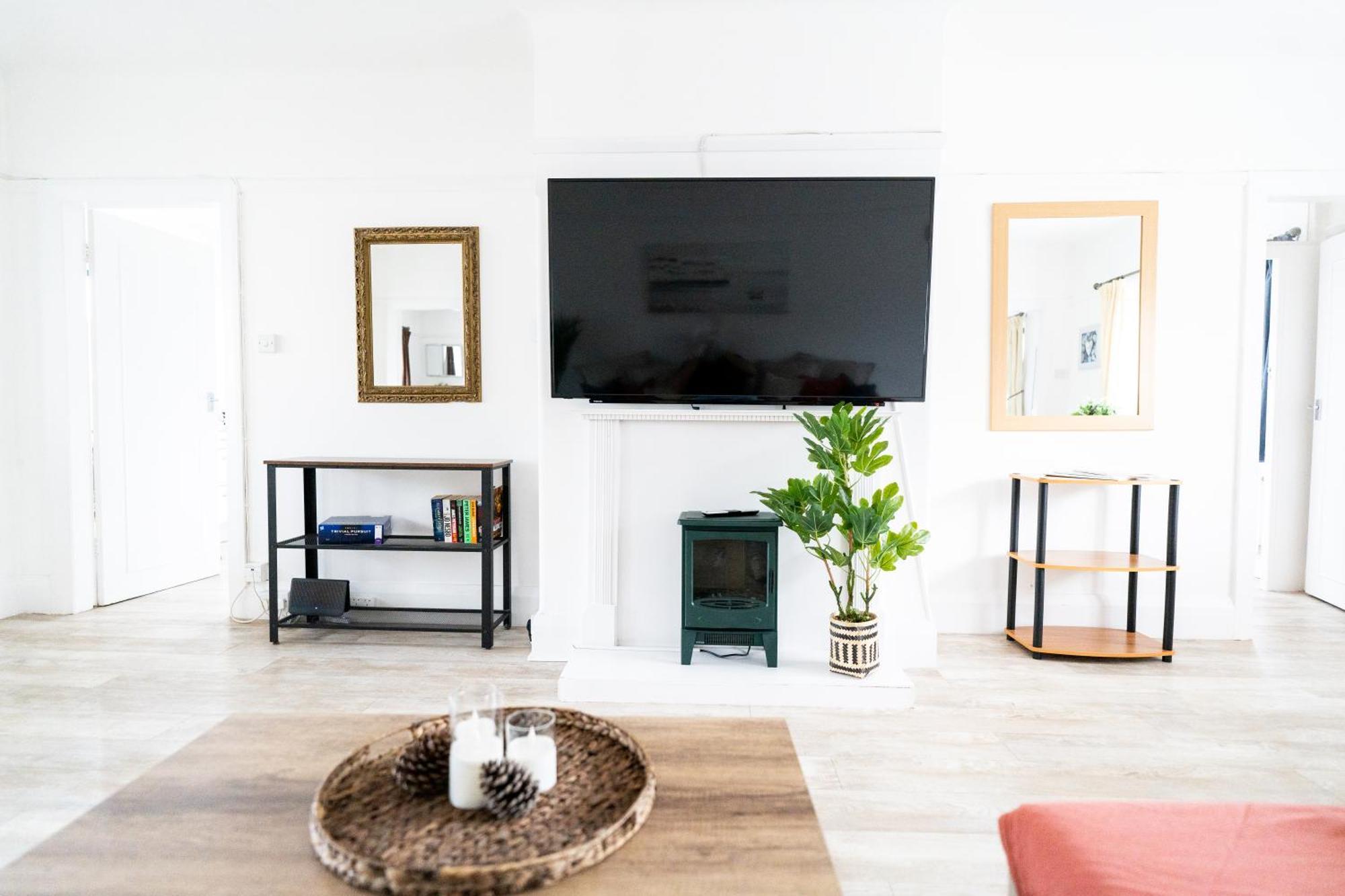 Holiday home 4 Bedroom Coastal Retreat In Sandbanks