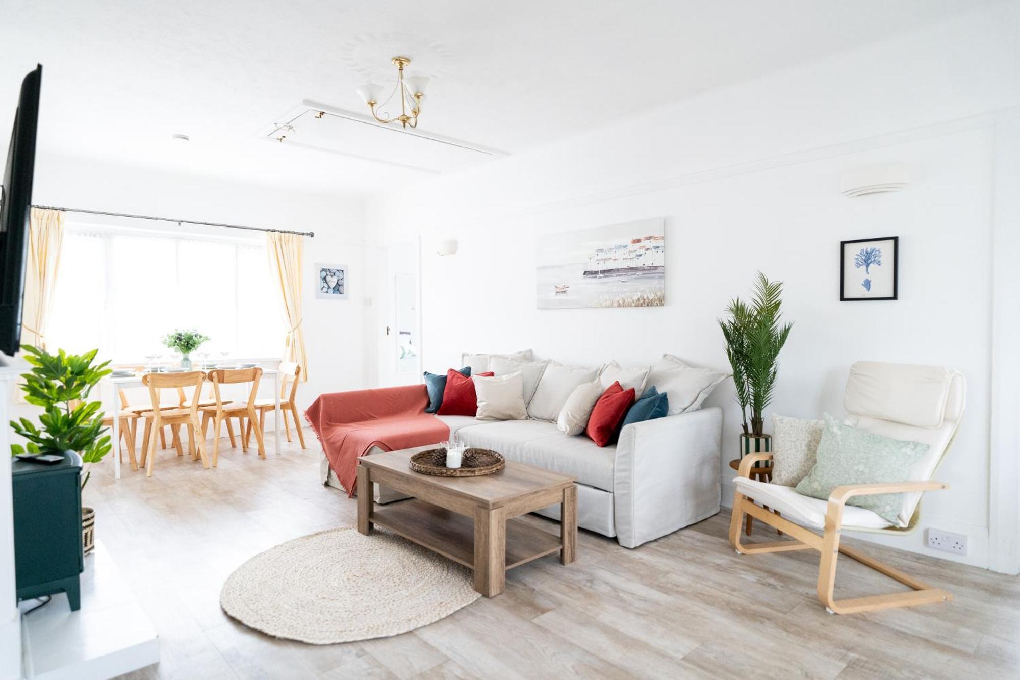 4 Bedroom Coastal Retreat In Sandbanks Holiday home Poole