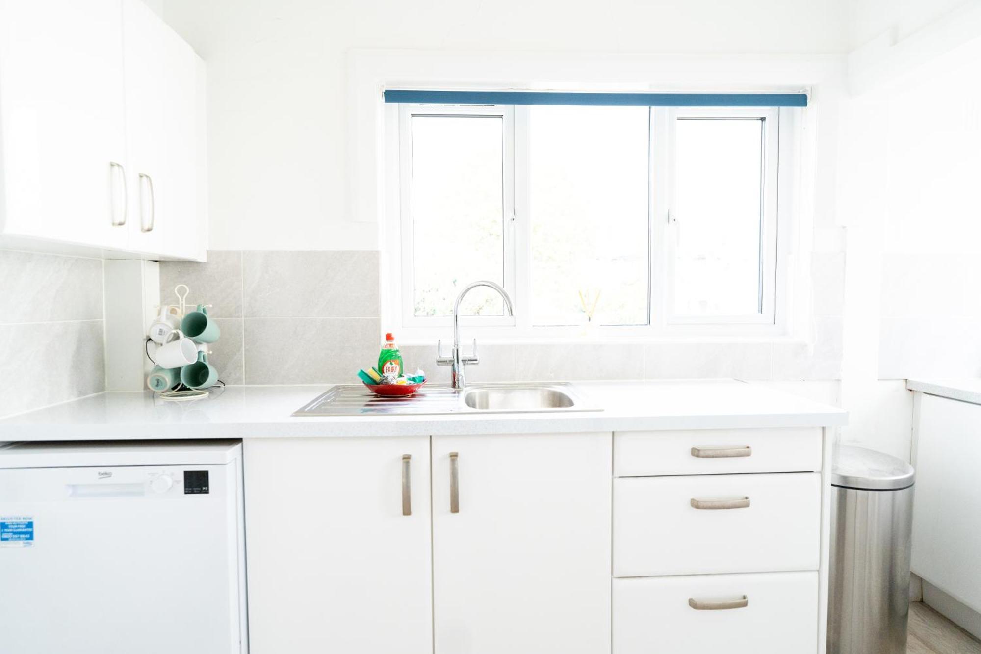 4 Bedroom Coastal Retreat In Sandbanks * Poole
