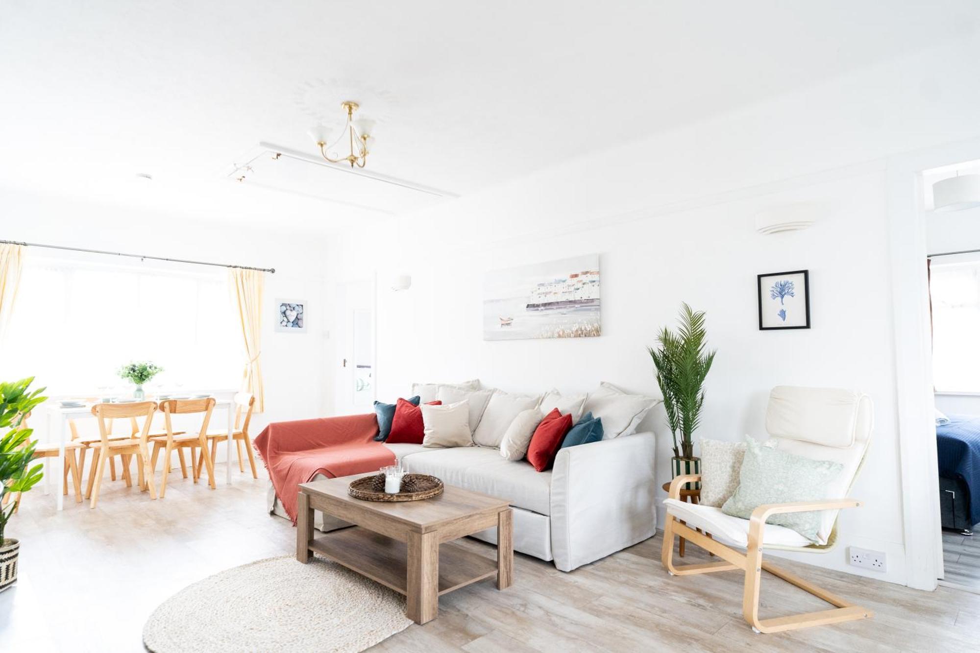 Holiday home 4 Bedroom Coastal Retreat In Sandbanks