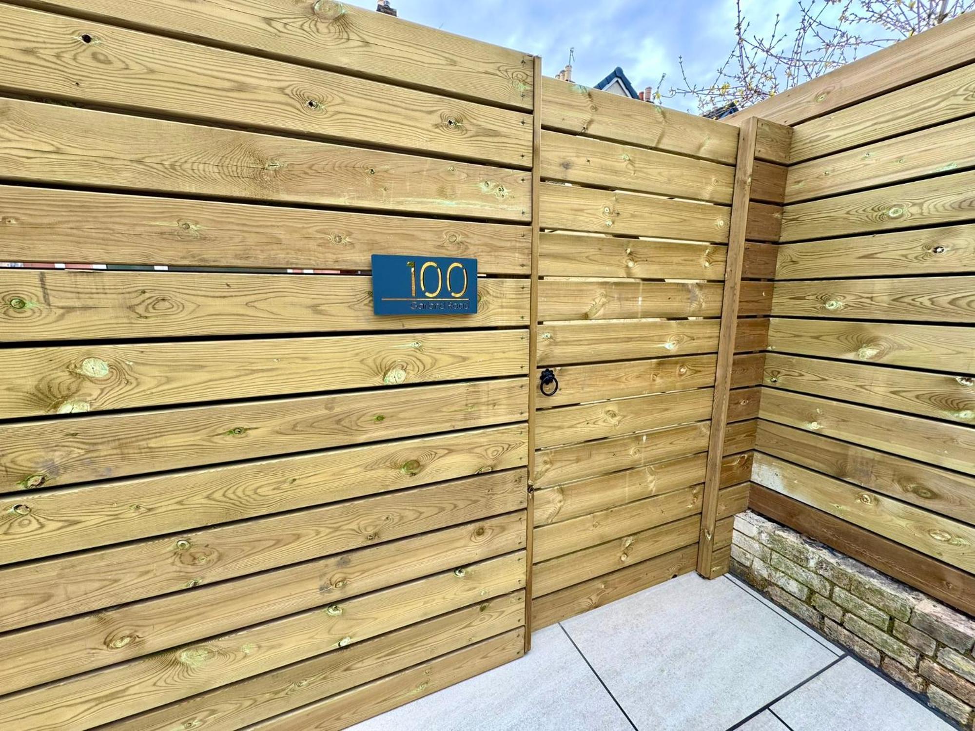 Stunning 4-bedroom - 10 Mins To Sandbanks