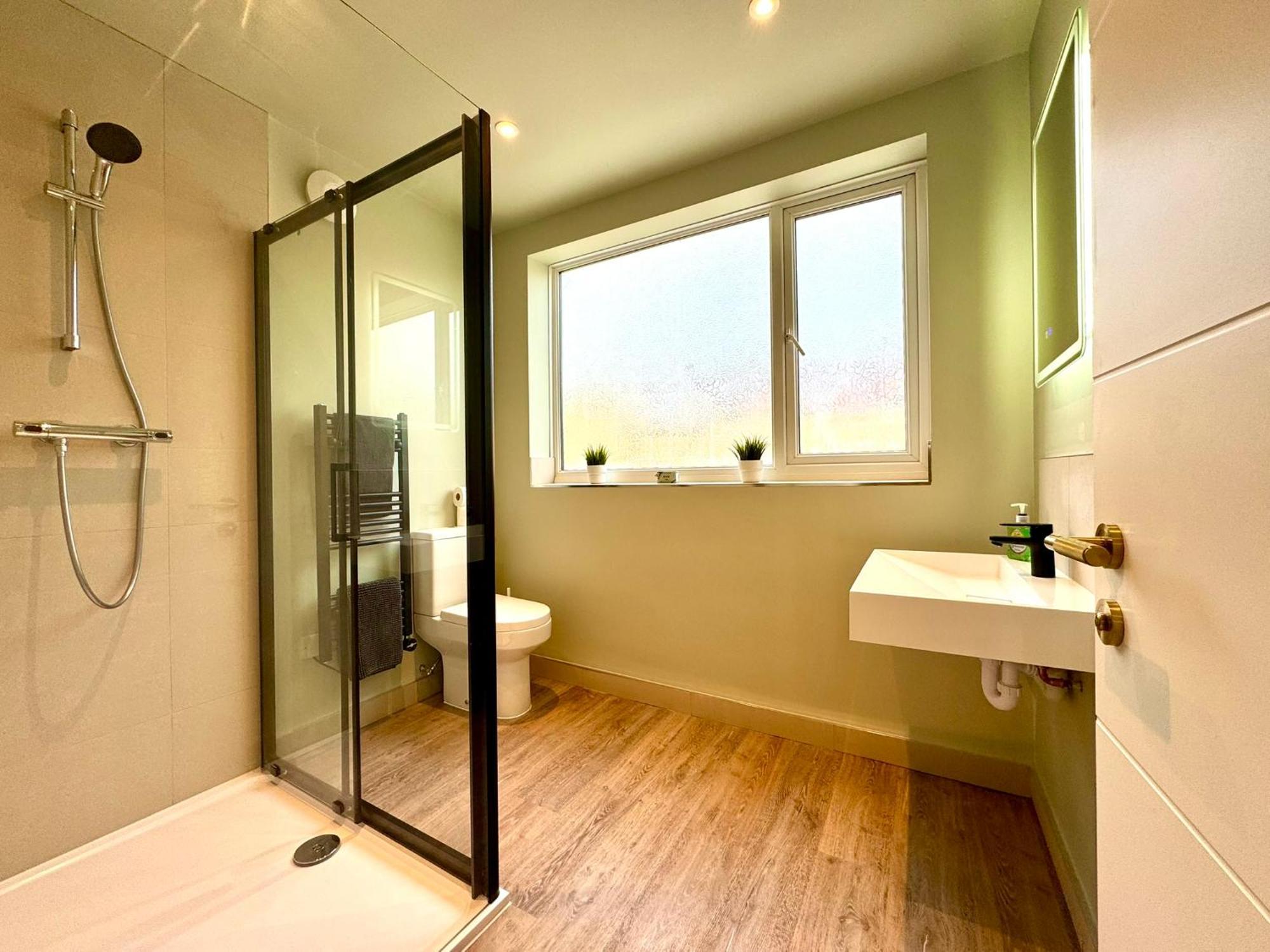 Holiday home Stunning 4-bedroom - 10 Mins To Sandbanks Poole