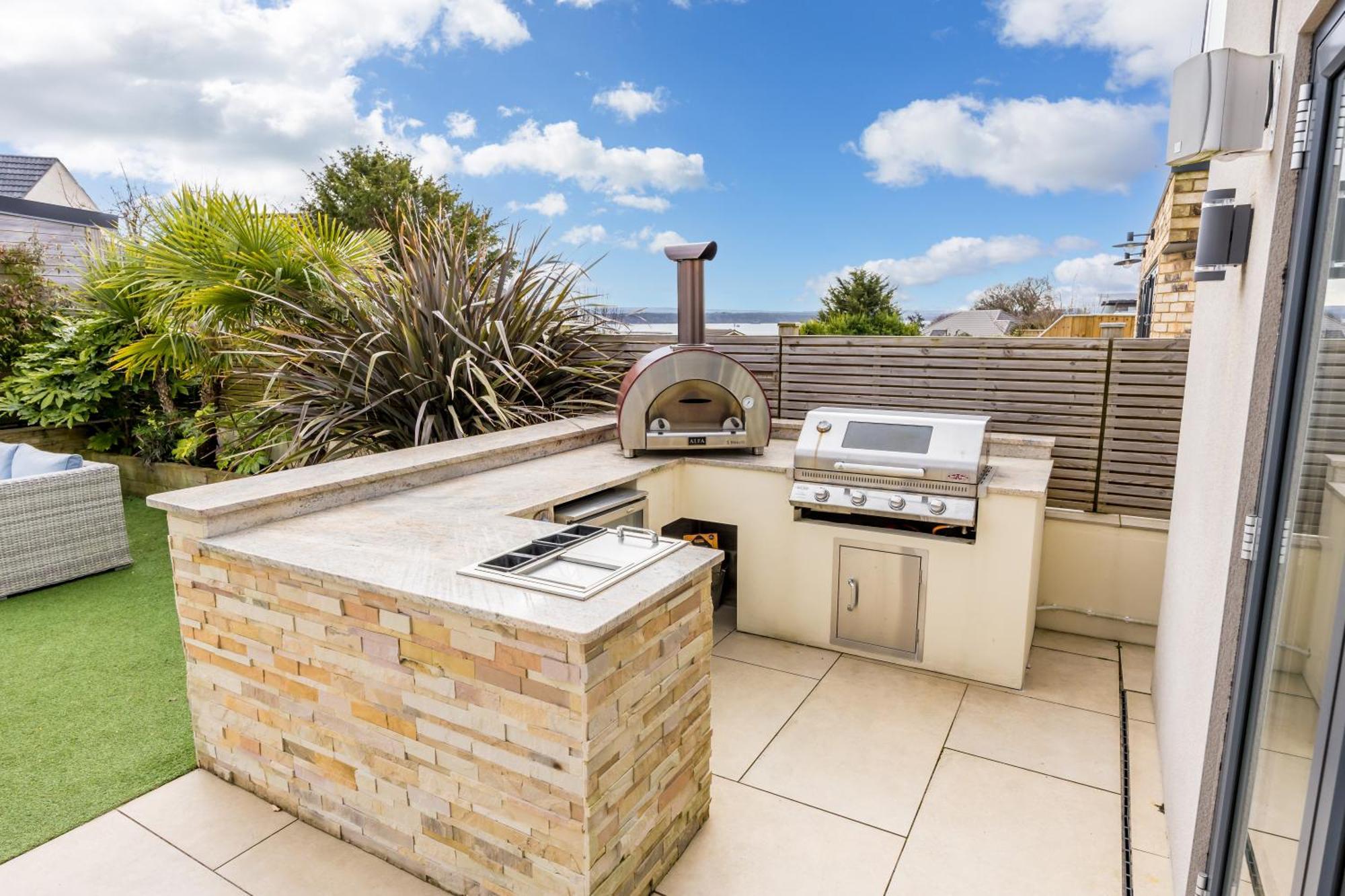 Luxury 5 Bedroom House-large Swim & Sea Views! Hosted By Amar Luxury Poole