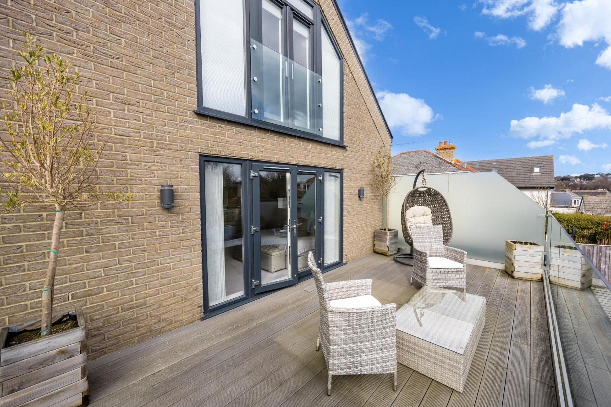 Luxury 5 Bedroom House-large Swim & Sea Views! Hosted By Amar Luxury Holiday home Poole