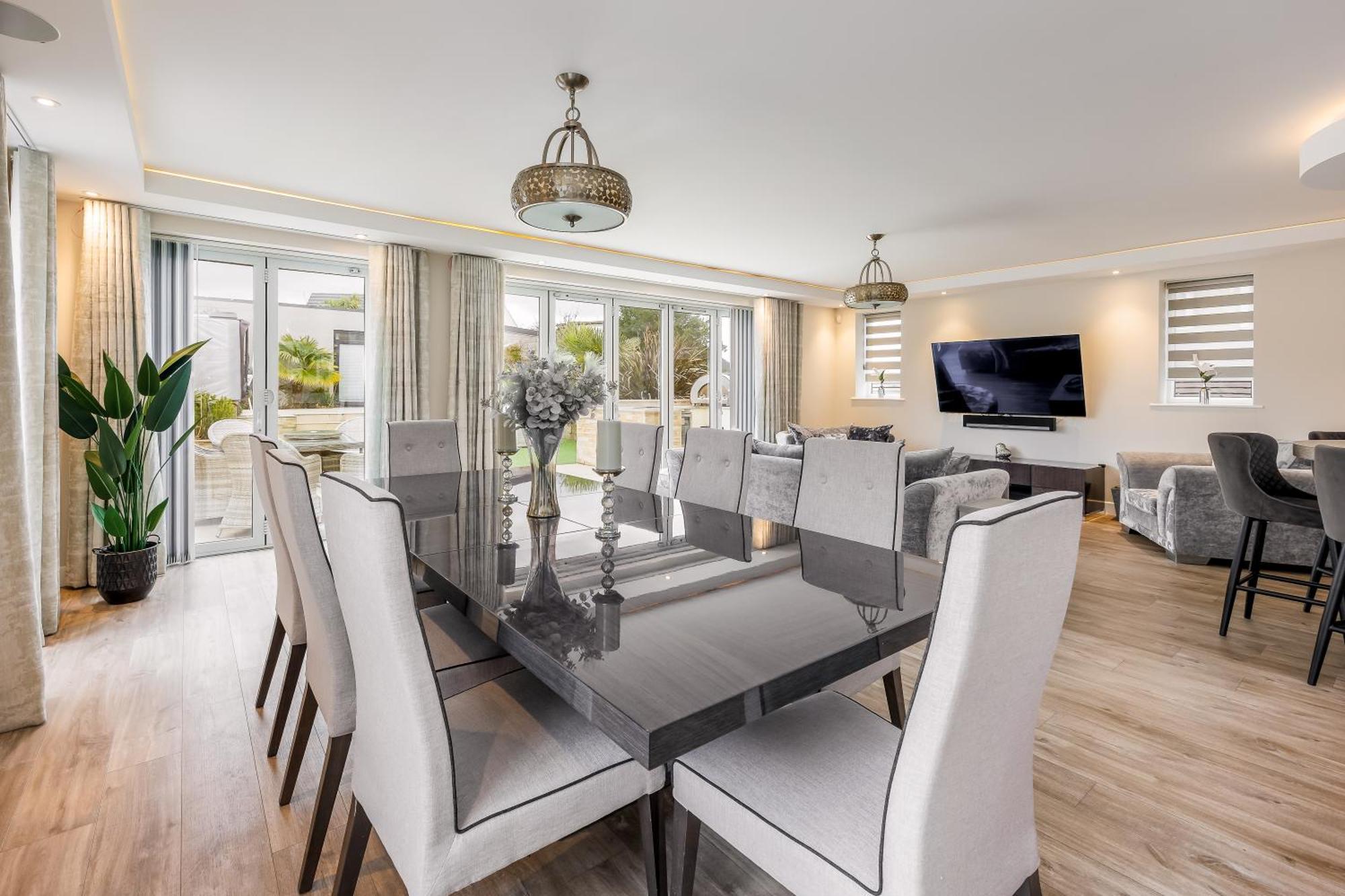 Holiday home Luxury 5 Bedroom House-large Swim & Sea Views! Hosted By Amar Luxury Poole