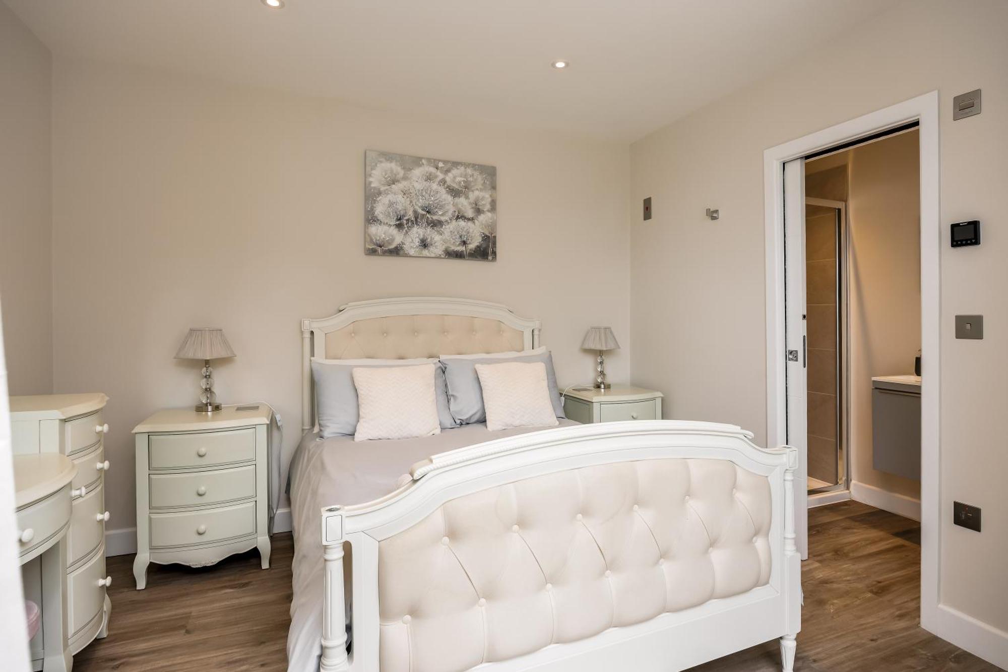 Holiday home Luxury 5 Bedroom House-large Swim & Sea Views! Hosted By Amar Luxury