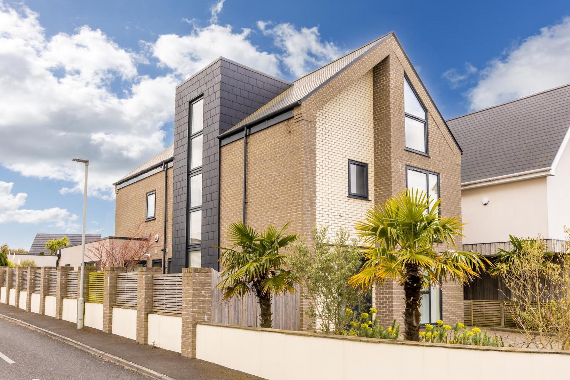 Holiday home Luxury 5 Bedroom House-large Swim & Sea Views! Hosted By Amar Luxury