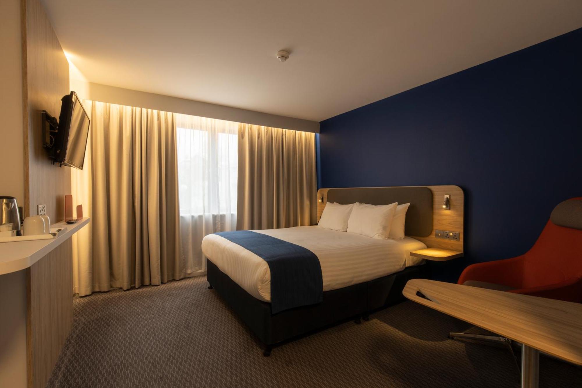 Express By Ihg Hotel