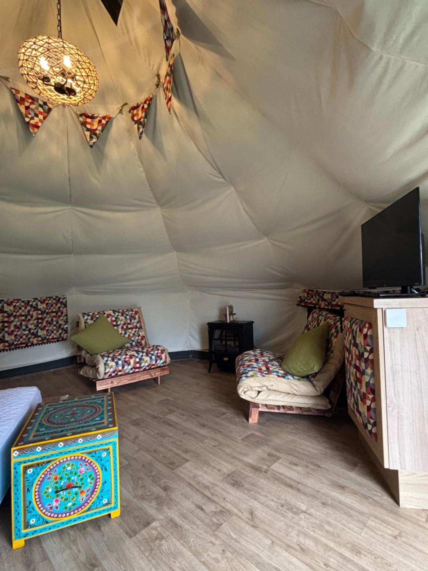 Campsite Glamping At South Lytchett Manor *