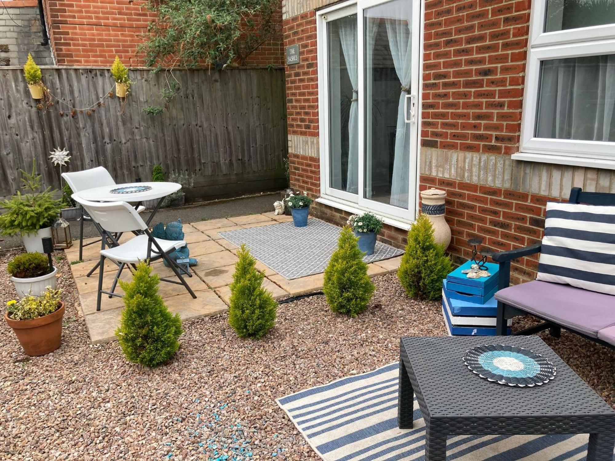 The Sashes - Stylish - Free Parking - Ultrafast Wifi - Smart Tv - Netflix - Sleeps Up To 6! Close To Town Center & Sandbanks & Bournemouth