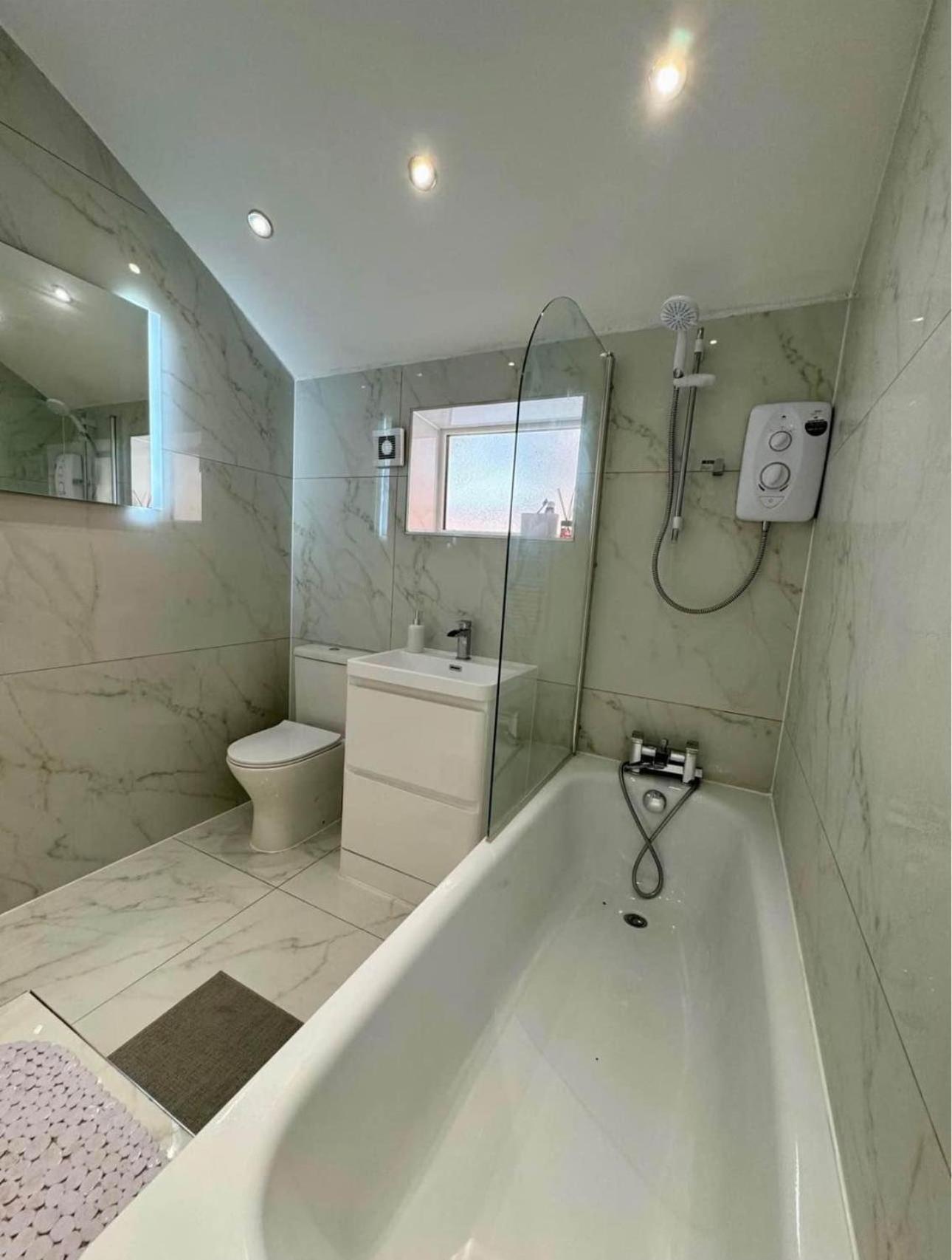 Swan House Apartment