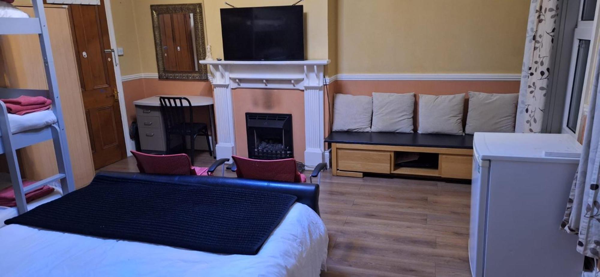 Apartment 'aandal House' Poole
