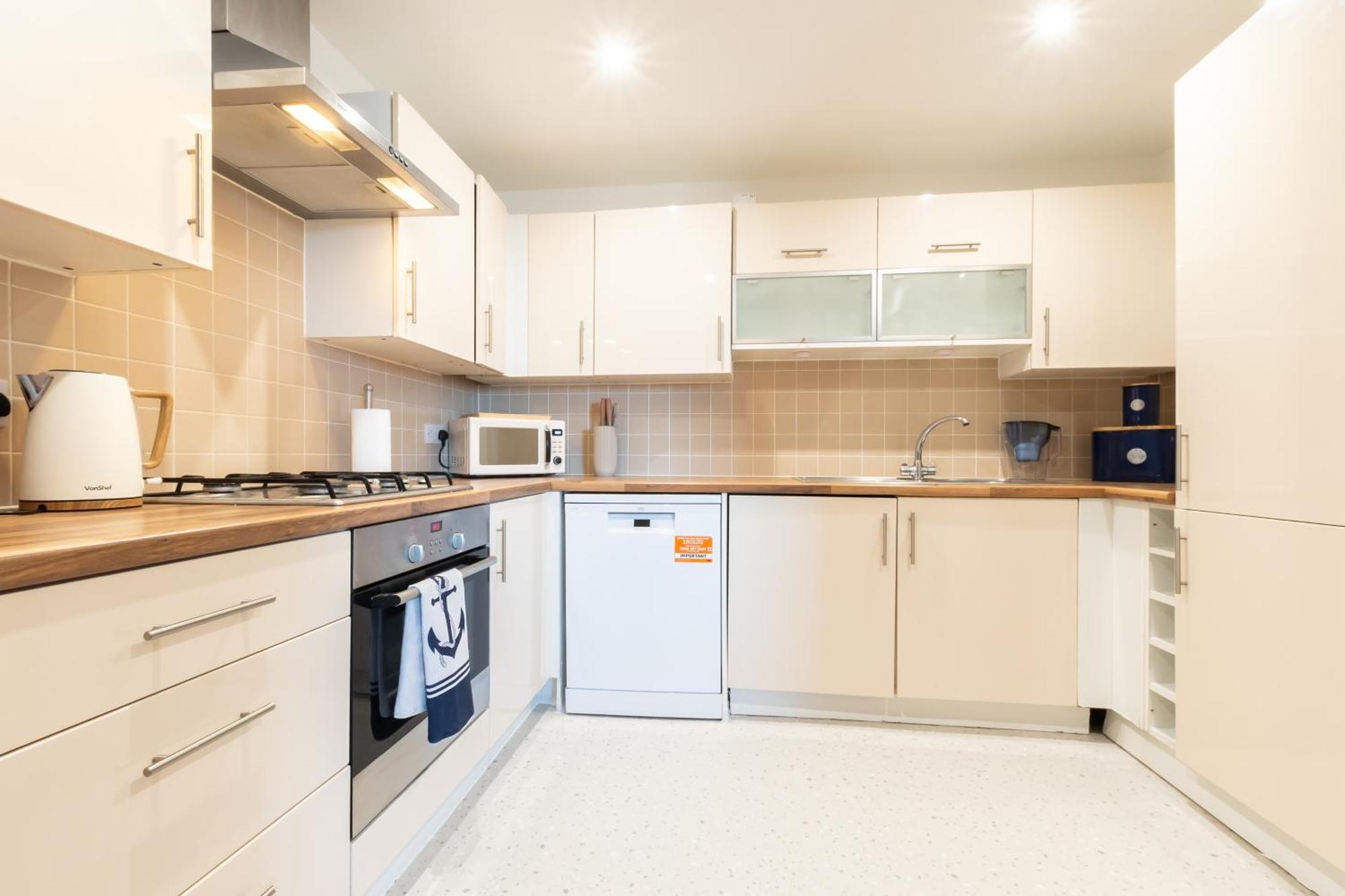 Quay Apartments- Centre Poole