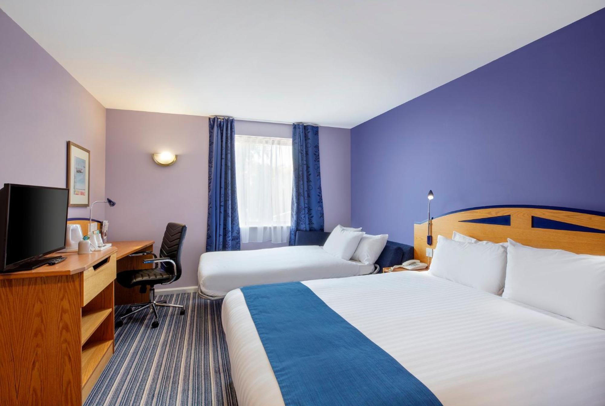 Hotel Express By Ihg Poole