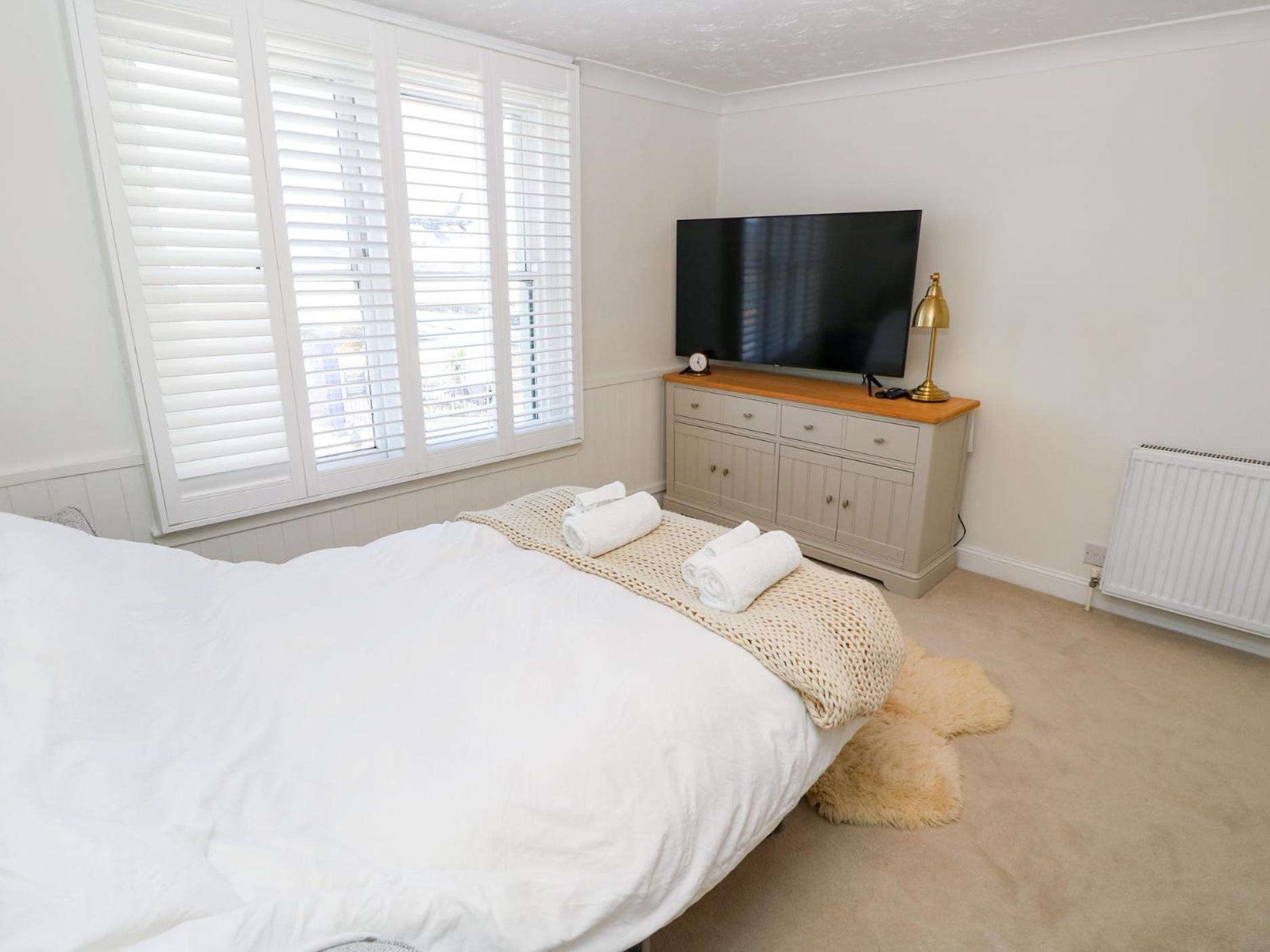 3 West Quay Mews * Poole