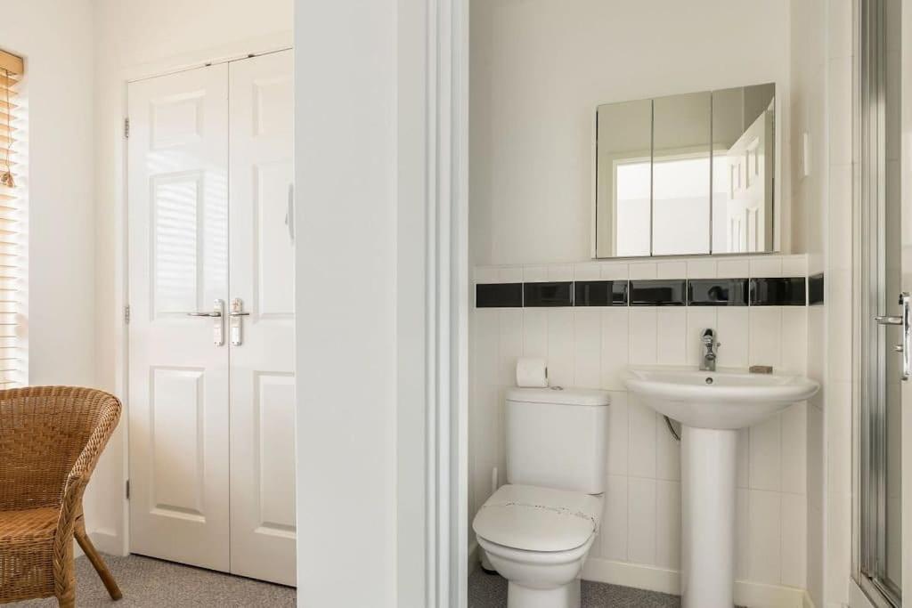Avalon - Walking Distance To Quay And Town Poole
