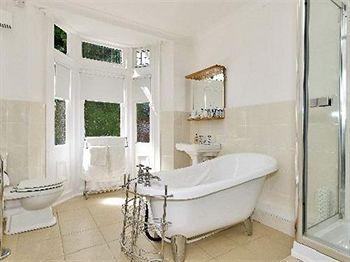 Grovefield Manor Hotel 4*