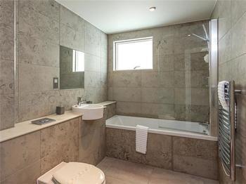 Hotel Quay Holidays - Orchard Plaza