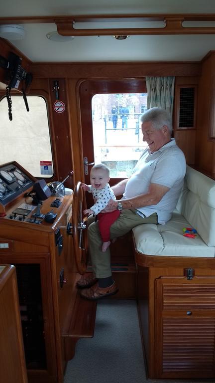 Botel Motor Yacht Calypso Poole