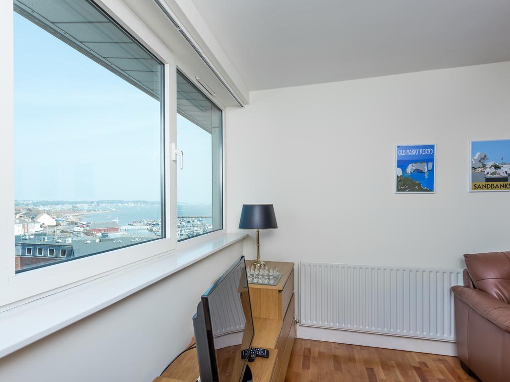 Holiday home Peregrine Poole