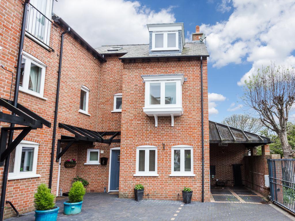 Angel Mews * Poole