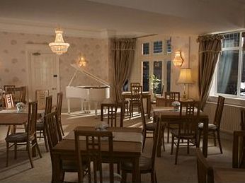 Grovefield Manor 4* Poole