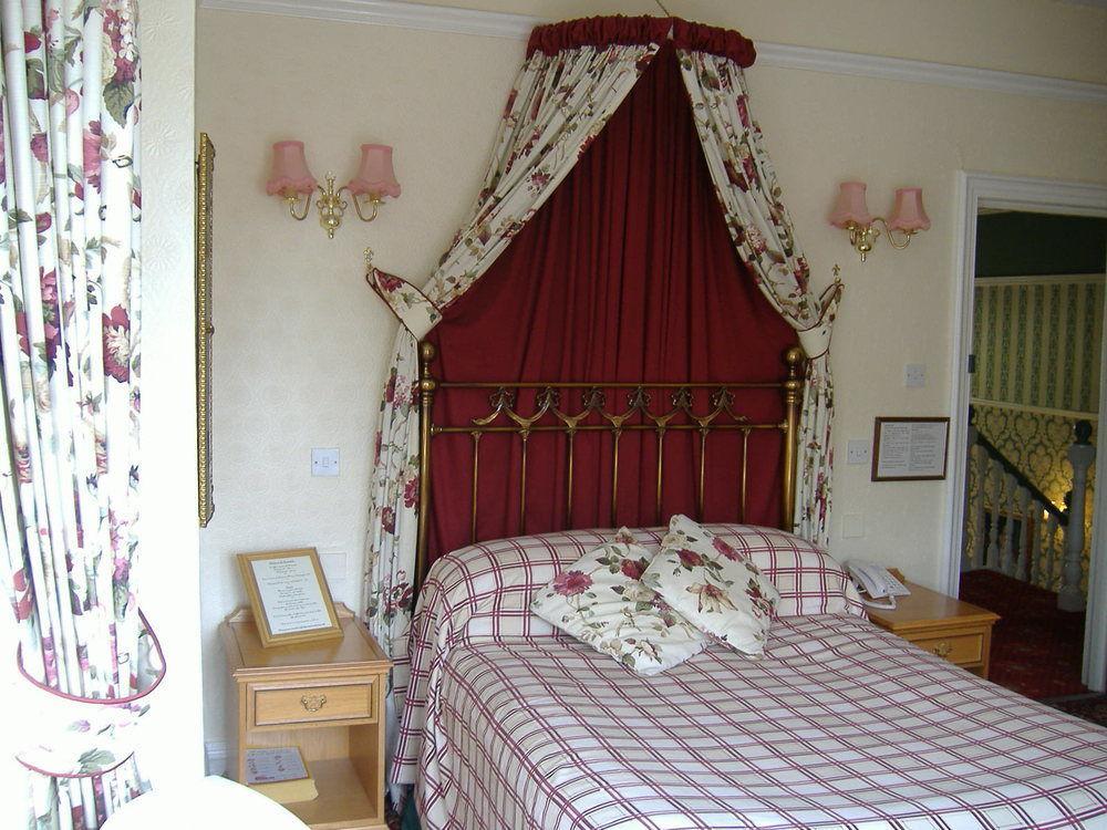 The Quarterdeck B&B 2* Poole
