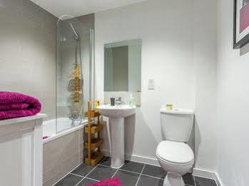 Quay Holidays - Orchard Plaza * Poole