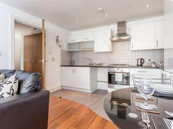 Quay Holidays - Orchard Plaza *