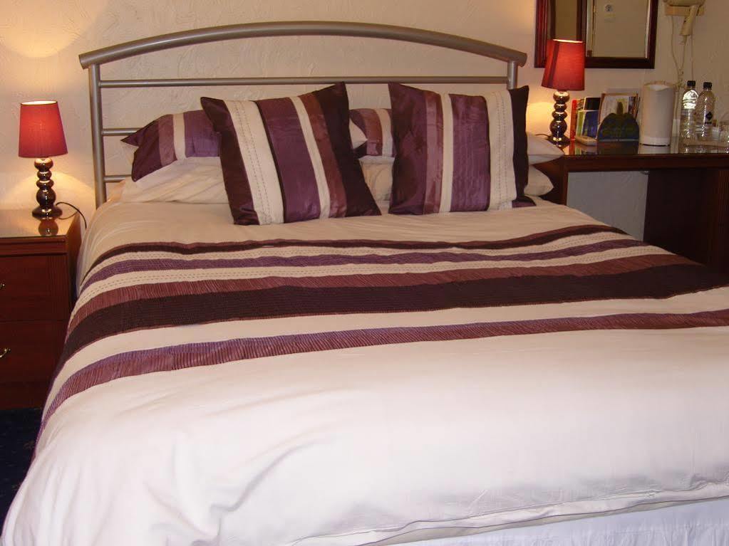 Blueshutters 4*