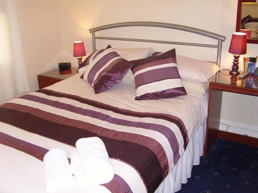Guest house Blueshutters Poole
