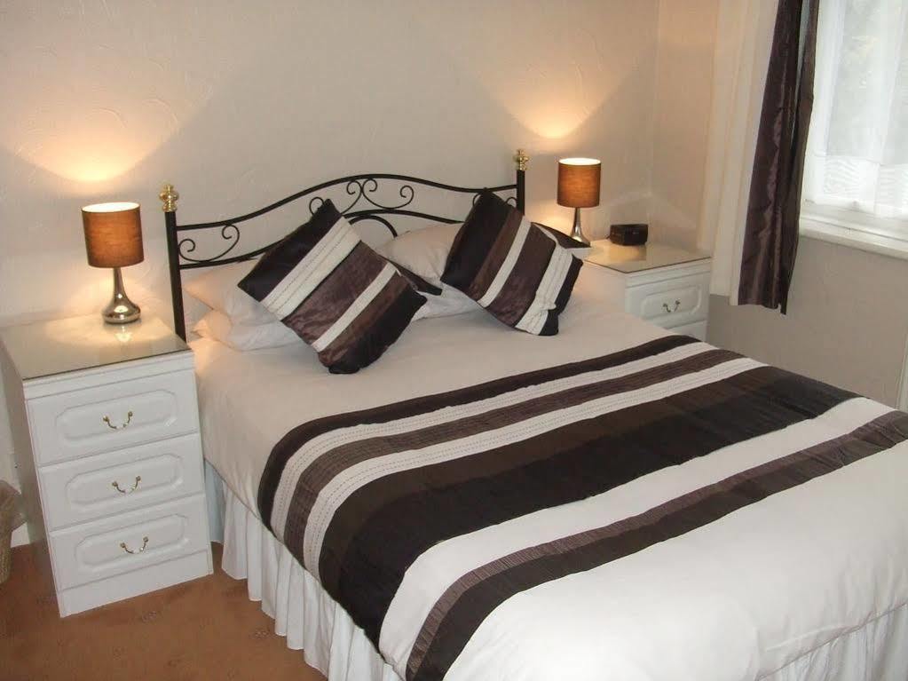 Blueshutters Guest house 4*
