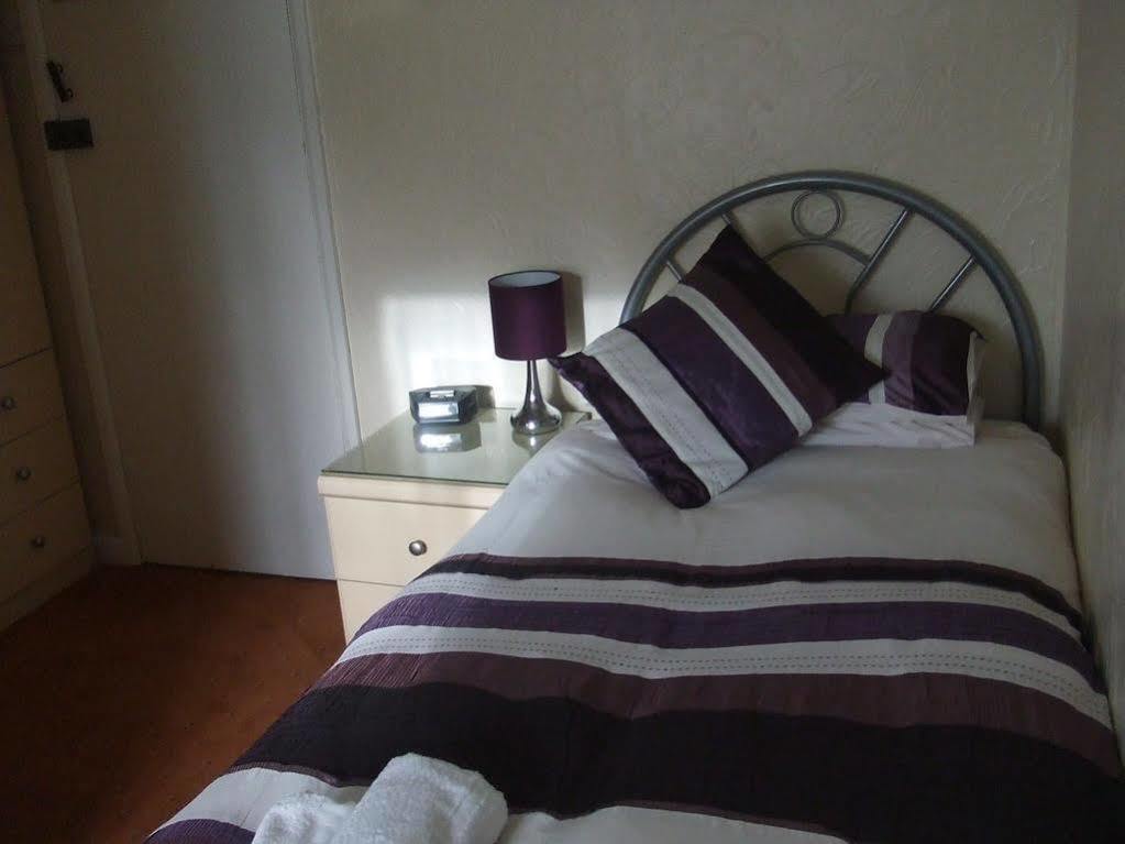 Blueshutters 4* Poole