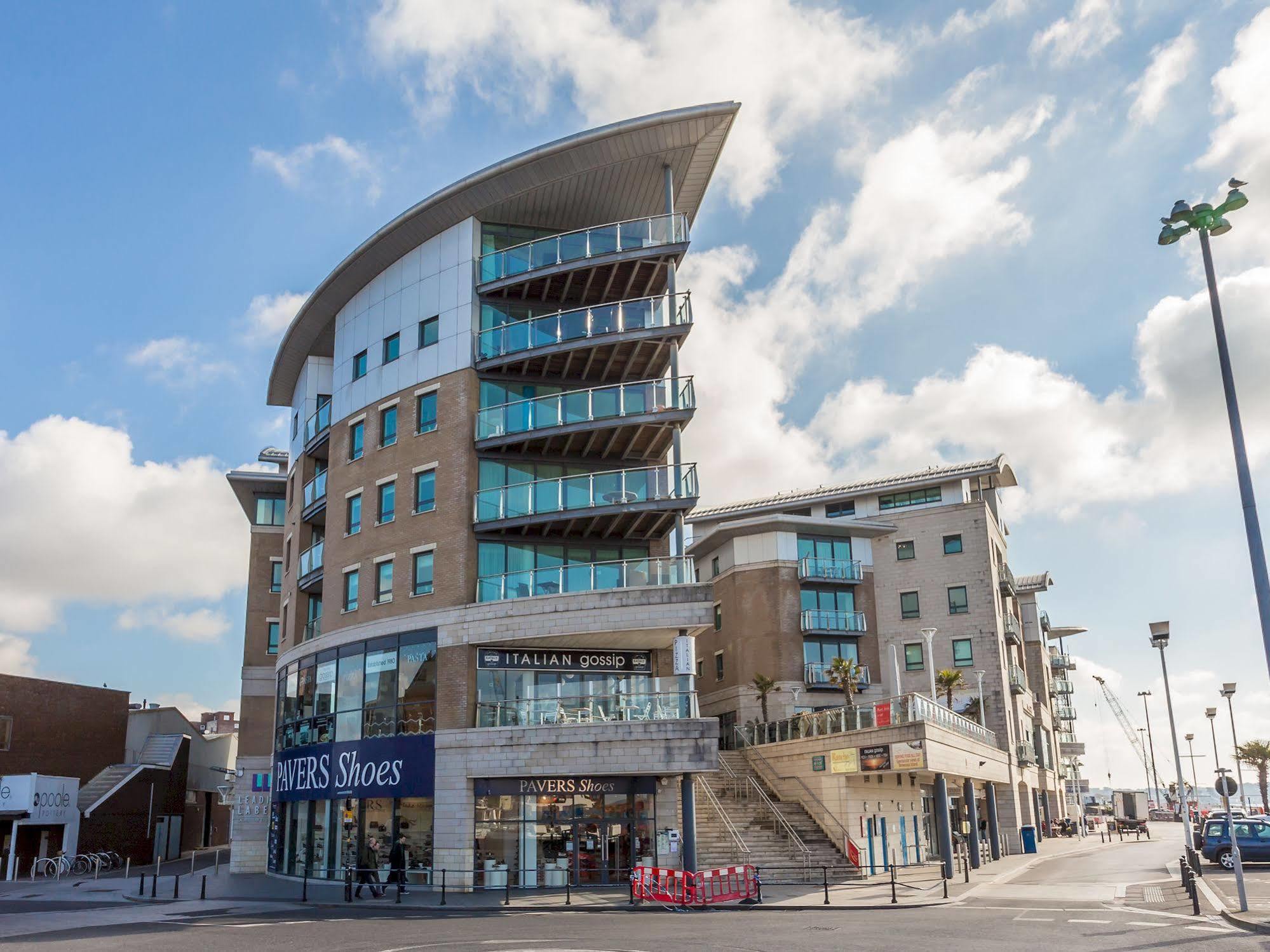Quay Holidays - Dolphin Quays Hotel